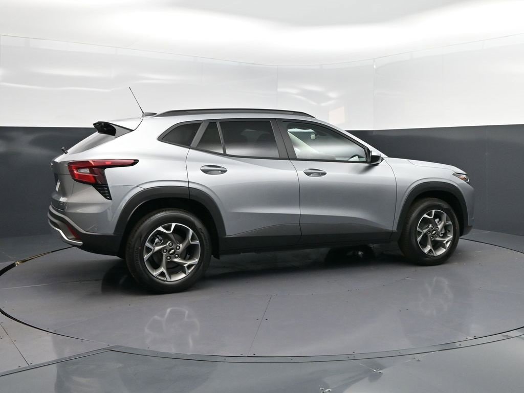 New 2026 Chevrolet Trax LT w/ Driver Confidence Package image 8