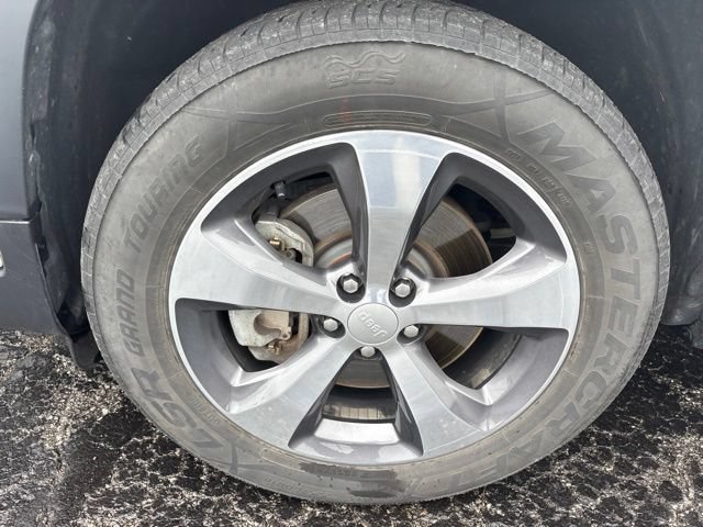 Used 2019 Jeep Cherokee Limited AWD/4WD image 28
