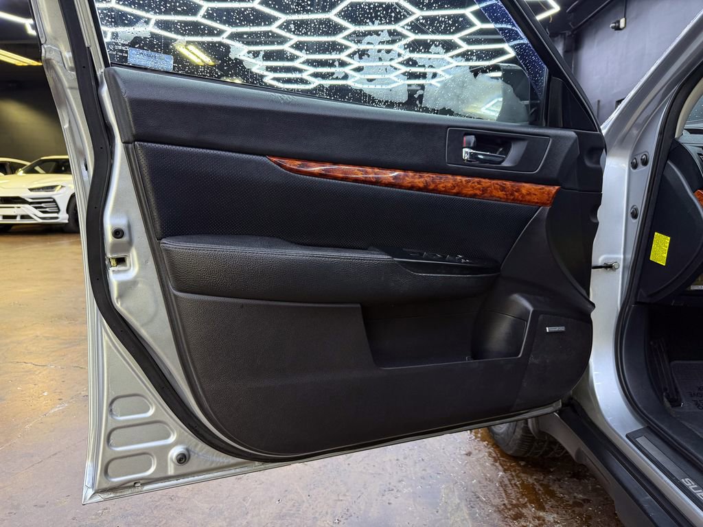 Used 2012 Subaru Outback 3.6R Limited image 12