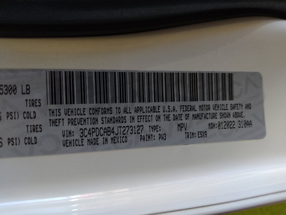 Used 2018 Dodge Journey SE image 33