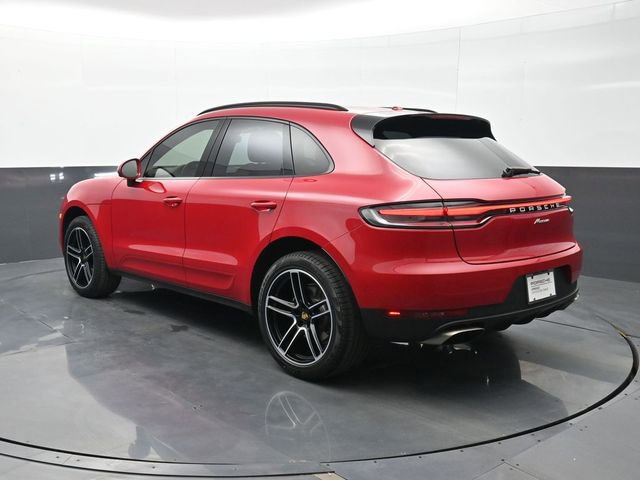 Certified 2020 Porsche Macan image 3