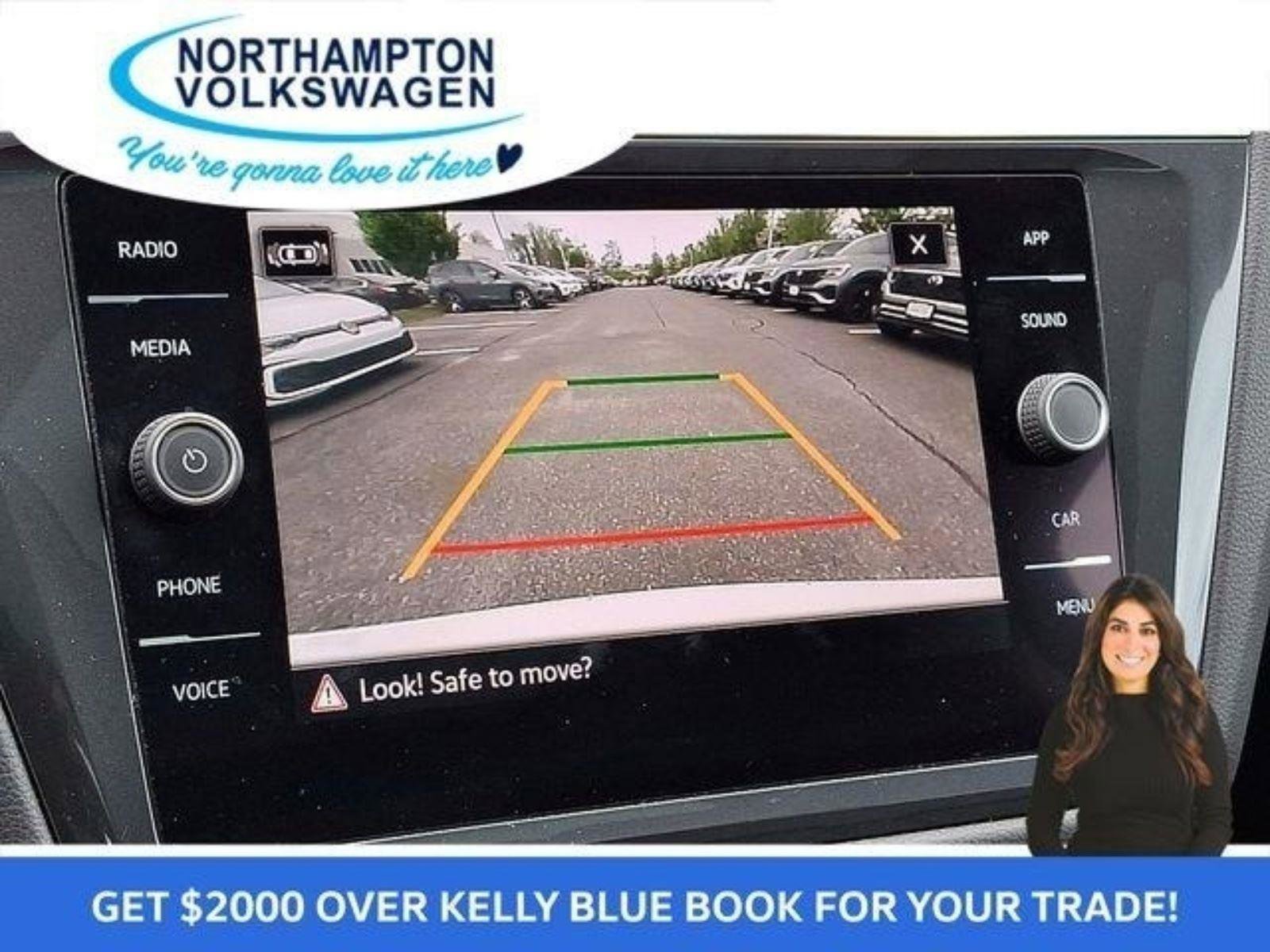 Used 2022 Volkswagen Tiguan SE w/ Panoramic Sunroof Package image 19