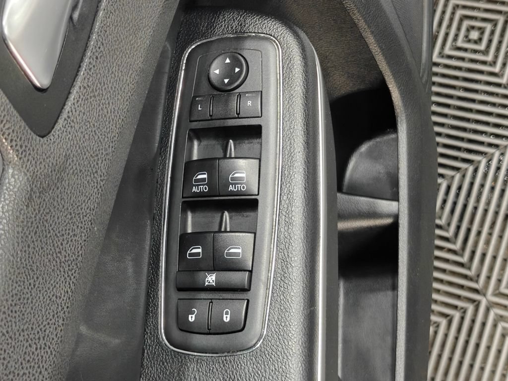 Used 2017 Chrysler 300 Touring w/ Value Package RWD image 51