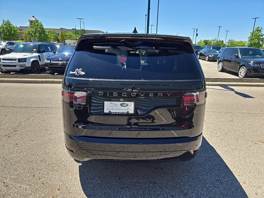 Used 2024 Land Rover Discovery Dynamic SE AWD/4WD image 6