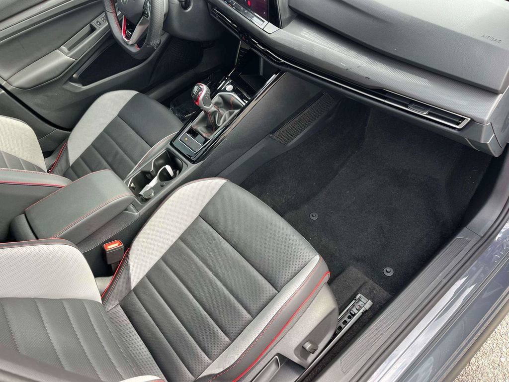 Used 2024 Volkswagen GTI SE FWD image 11