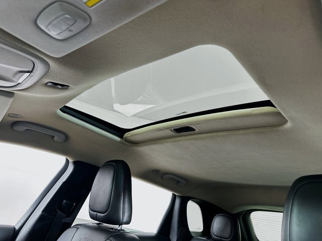 Used 2021 Jeep Cherokee Latitude Lux w/ Comfort/Convenience Group image 6