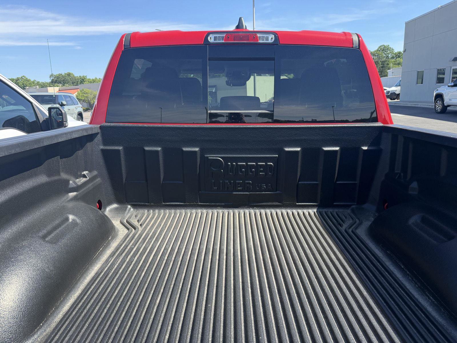 Used 2022 RAM 1500 Laramie AWD/4WD image 16