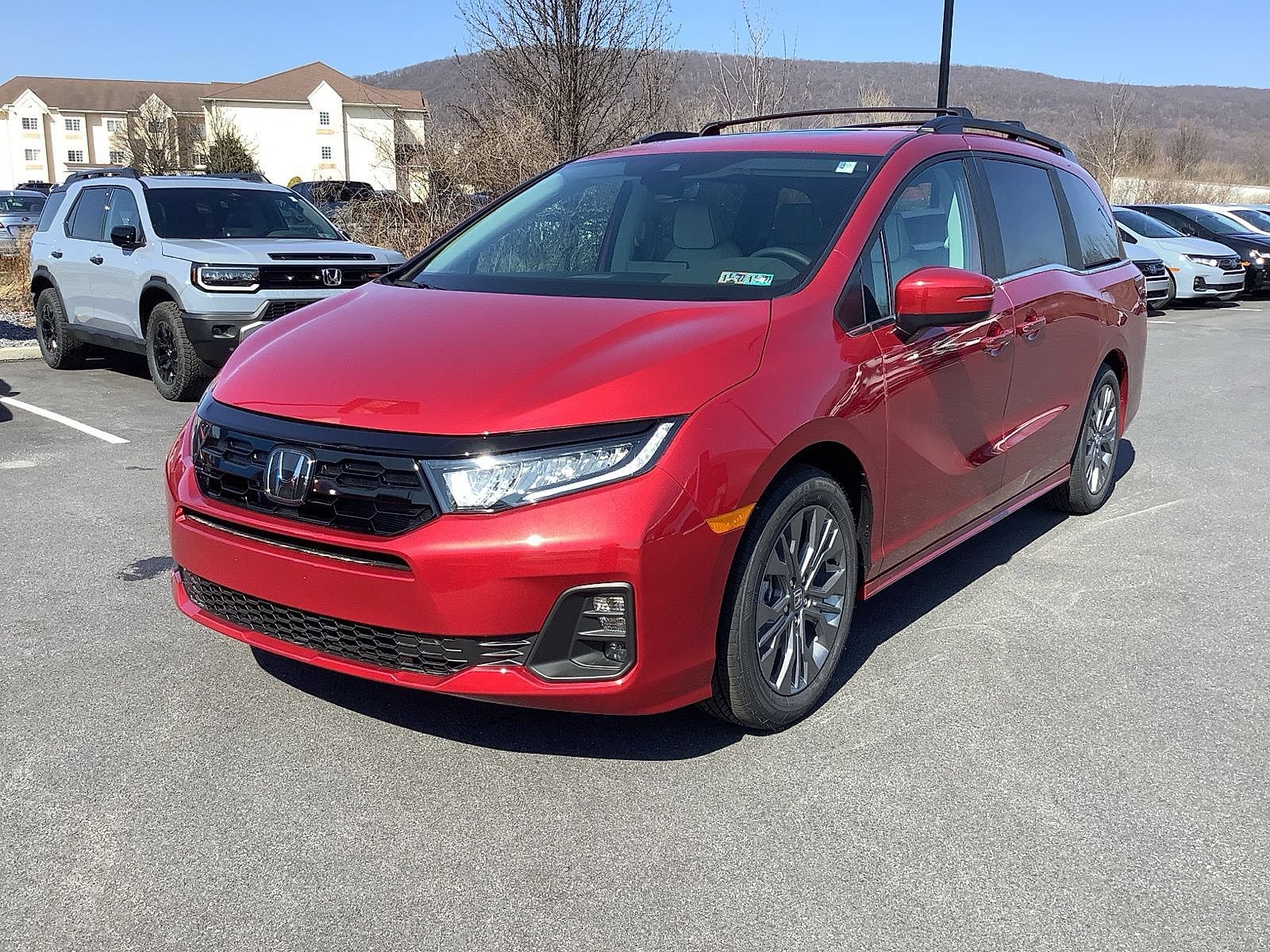 New 2026 Honda Odyssey Touring image 2