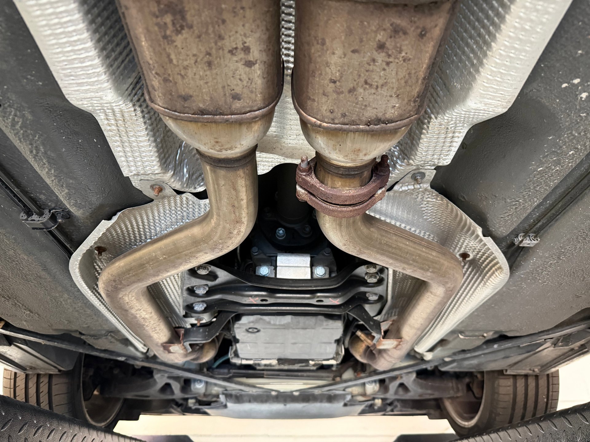 Used 2005 Chrysler Crossfire Limited image 85