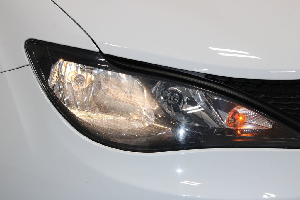 Used 2024 Chrysler Voyager LX FWD image 12