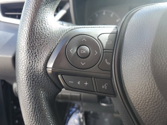 Used 2025 Toyota Corolla LE FWD image 30