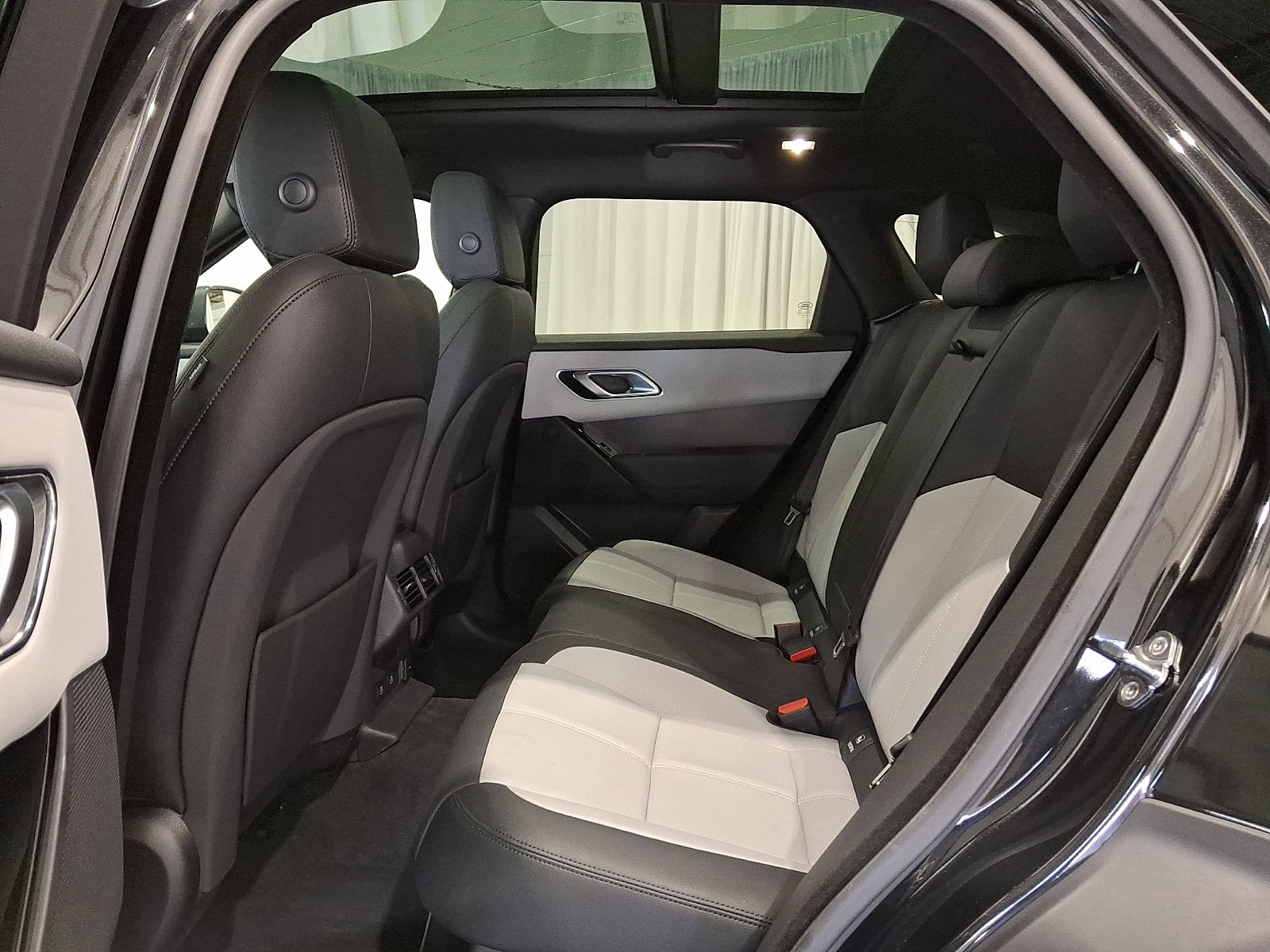 Used 2026 Land Rover Range Rover Velar S image 9