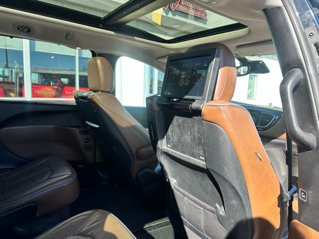 Used 2018 Chrysler Pacifica Limited w/ Tire & Wheel Group image 14