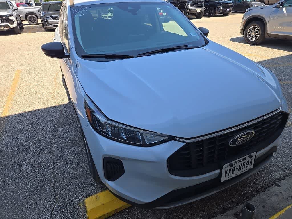 Used 2025 Ford Escape Active FWD image 2