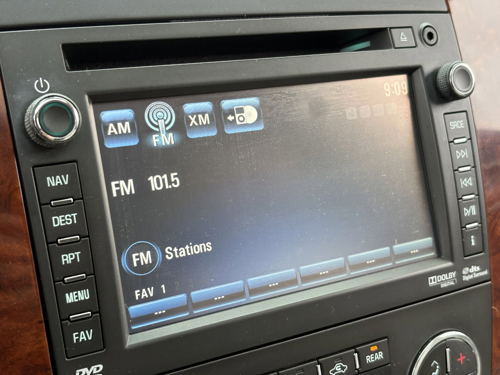 Used 2013 Chevrolet Tahoe LTZ image 38