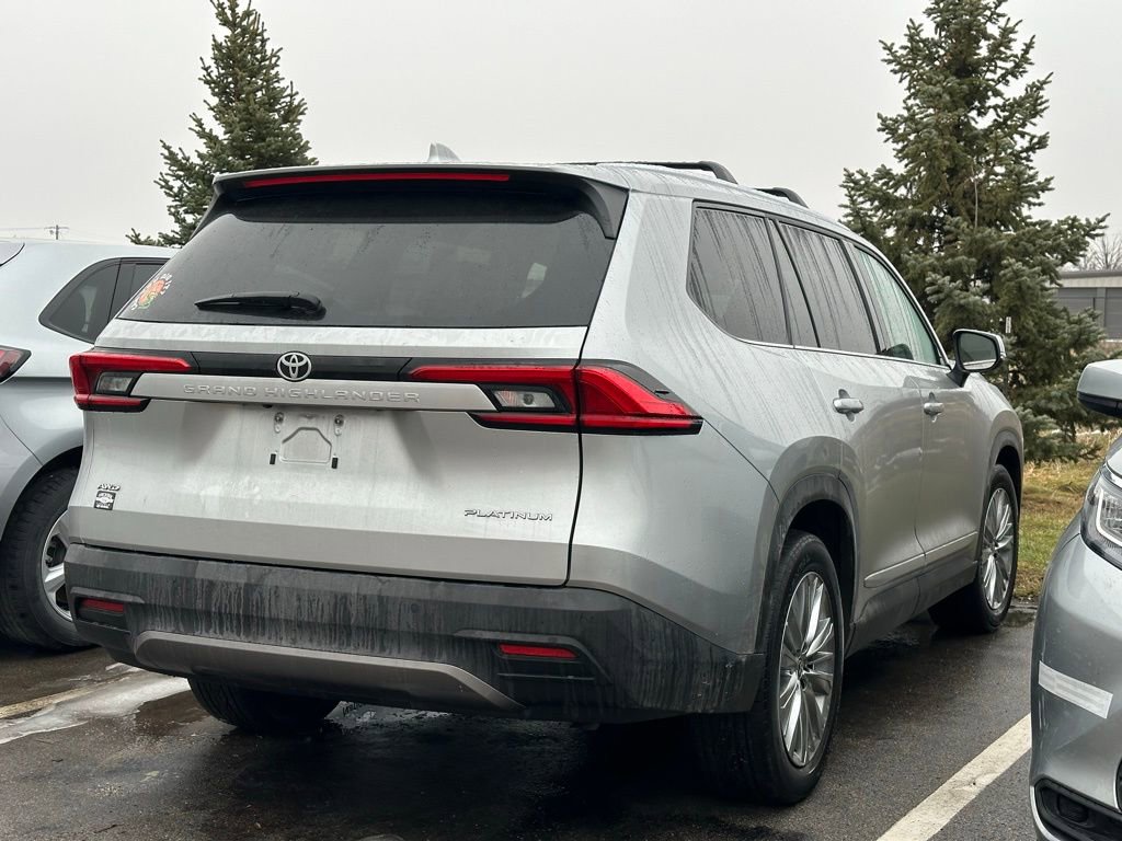 Used 2024 Toyota Grand Highlander Platinum image 4