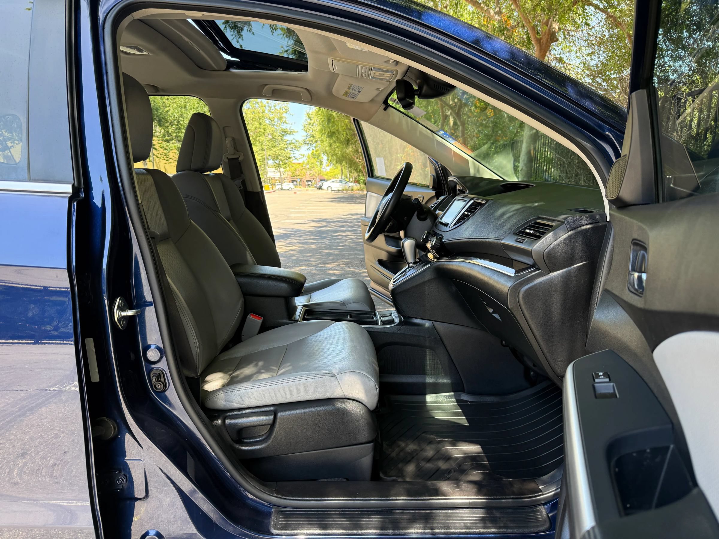Used 2015 Honda CR-V Touring image 12