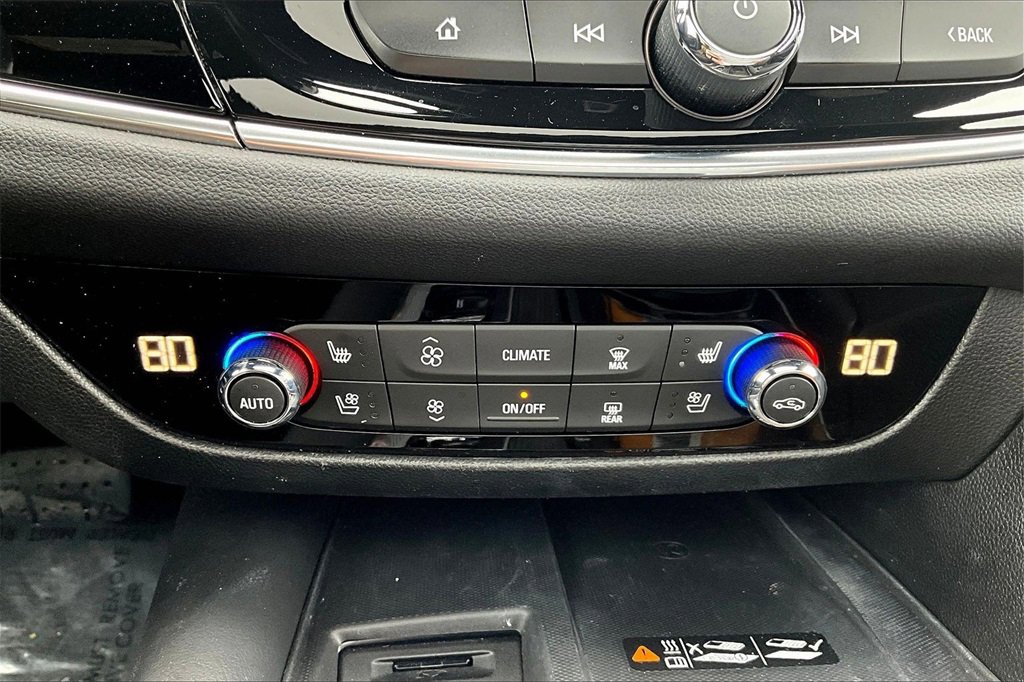 Used 2022 Buick Enclave Avenir w/ Avenir Technology Package image 32