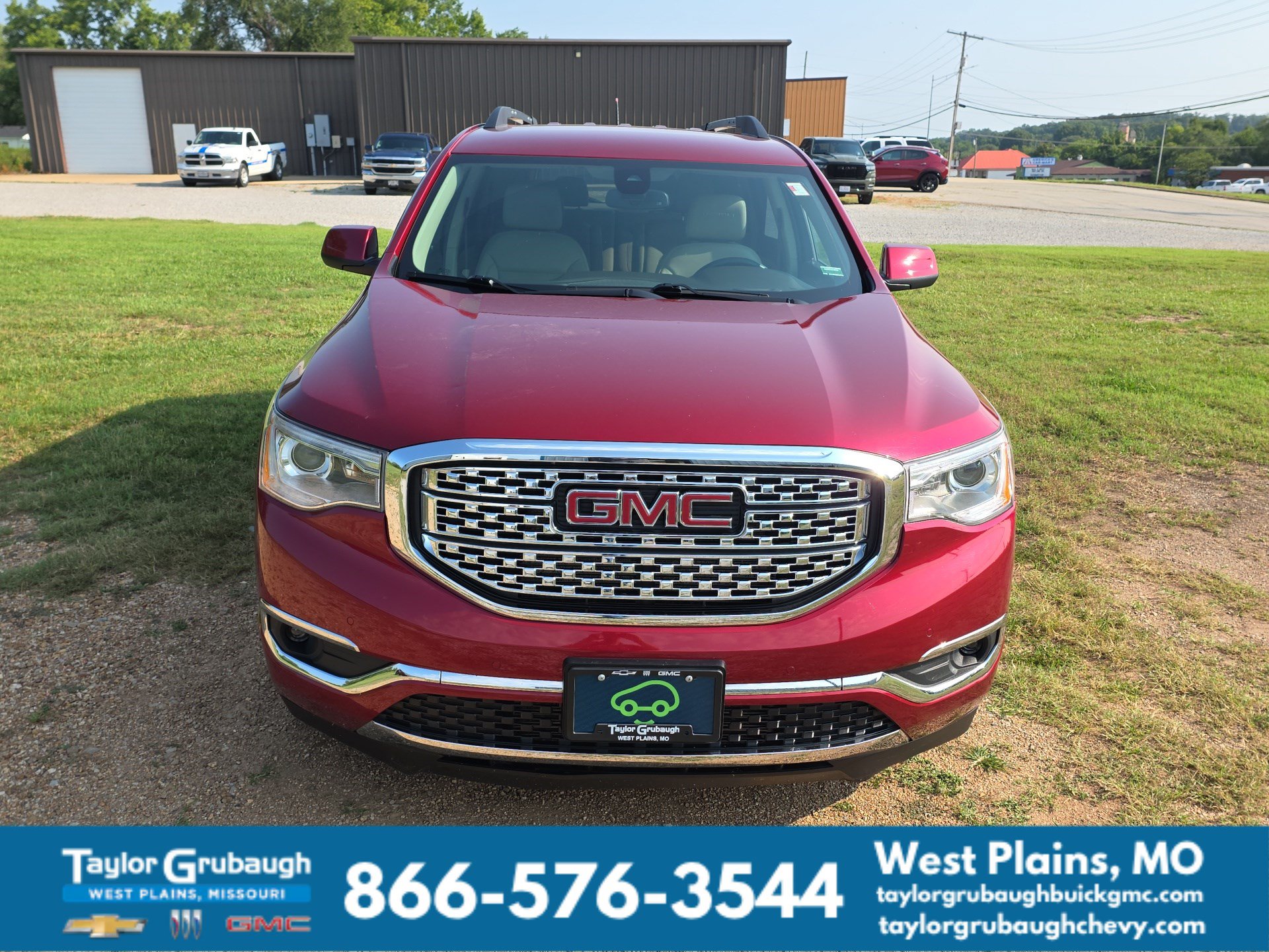 Used 2019 GMC Acadia Denali AWD/4WD image 2