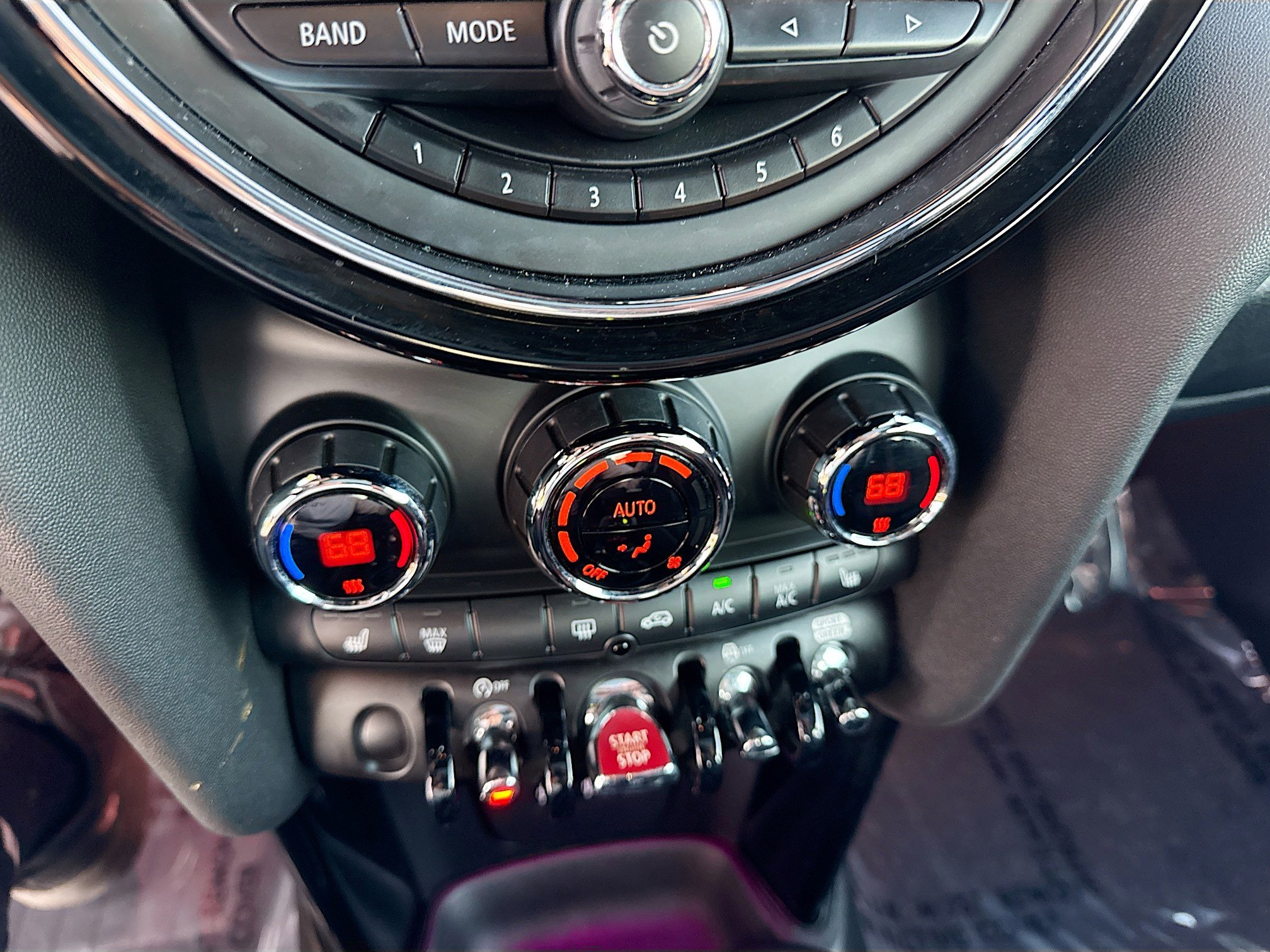 Used 2019 MINI Cooper John Cooper Works w/ Signature Upholstery Package image 29