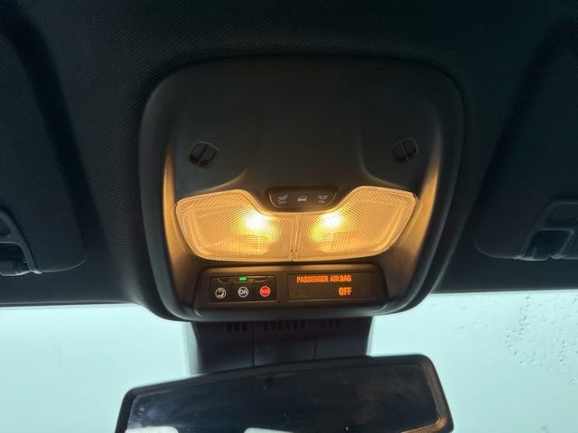 Used 2024 Chevrolet Colorado Z71 w/ Z71 Convenience Package 2 image 32