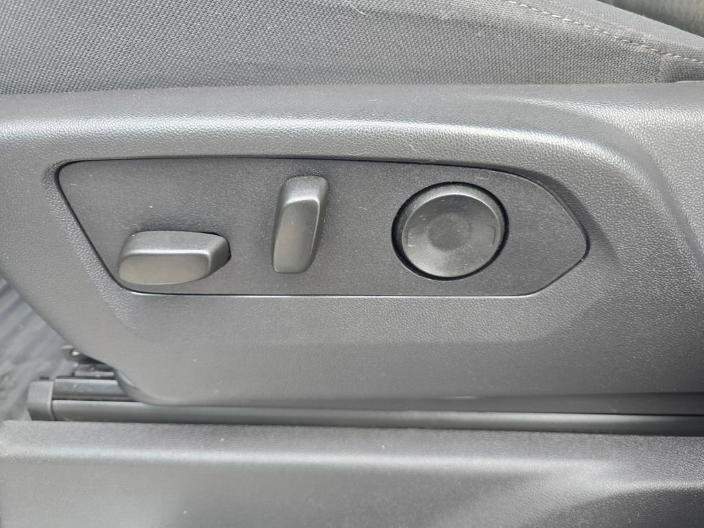 Used 2025 Chevrolet Silverado 2500 LT w/ Convenience Package AWD/4WD image 19