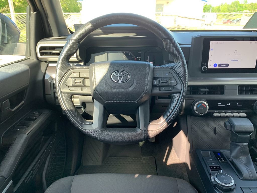 Used 2025 Toyota Tacoma SR5 AWD/4WD image 17