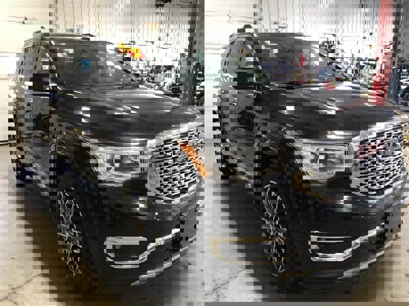 Used 2017 GMC Acadia Denali w/ Technology Package image 3