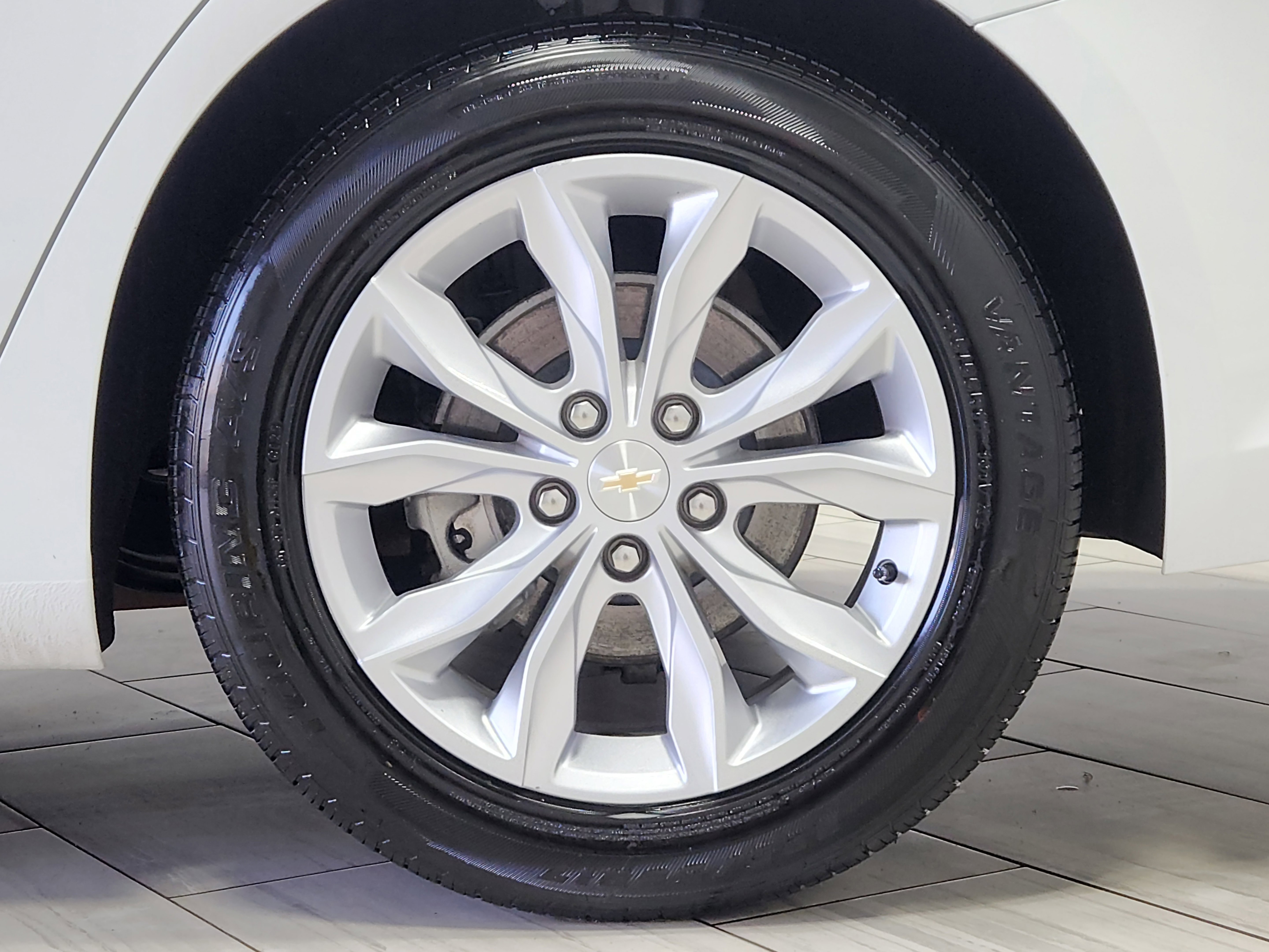 Used 2023 Chevrolet Malibu LT FWD image 9