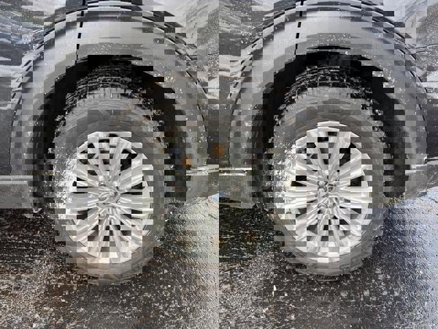 Used 2020 Ford Explorer Limited image 27