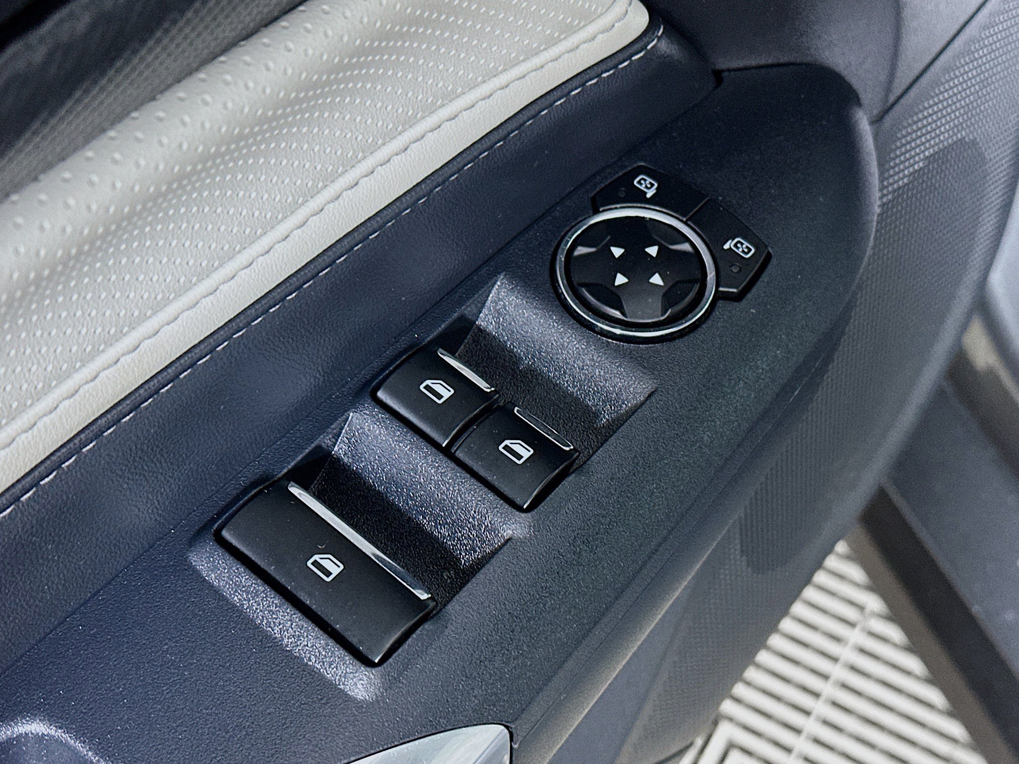 Used 2024 Ford Mustang GT Premium RWD image 17