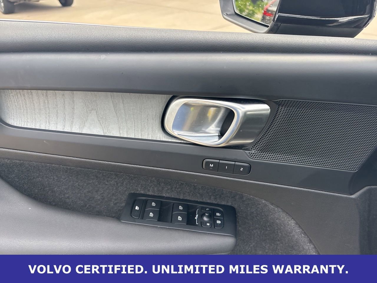 Certified 2025 Volvo XC40 B5 Core AWD/4WD image 16