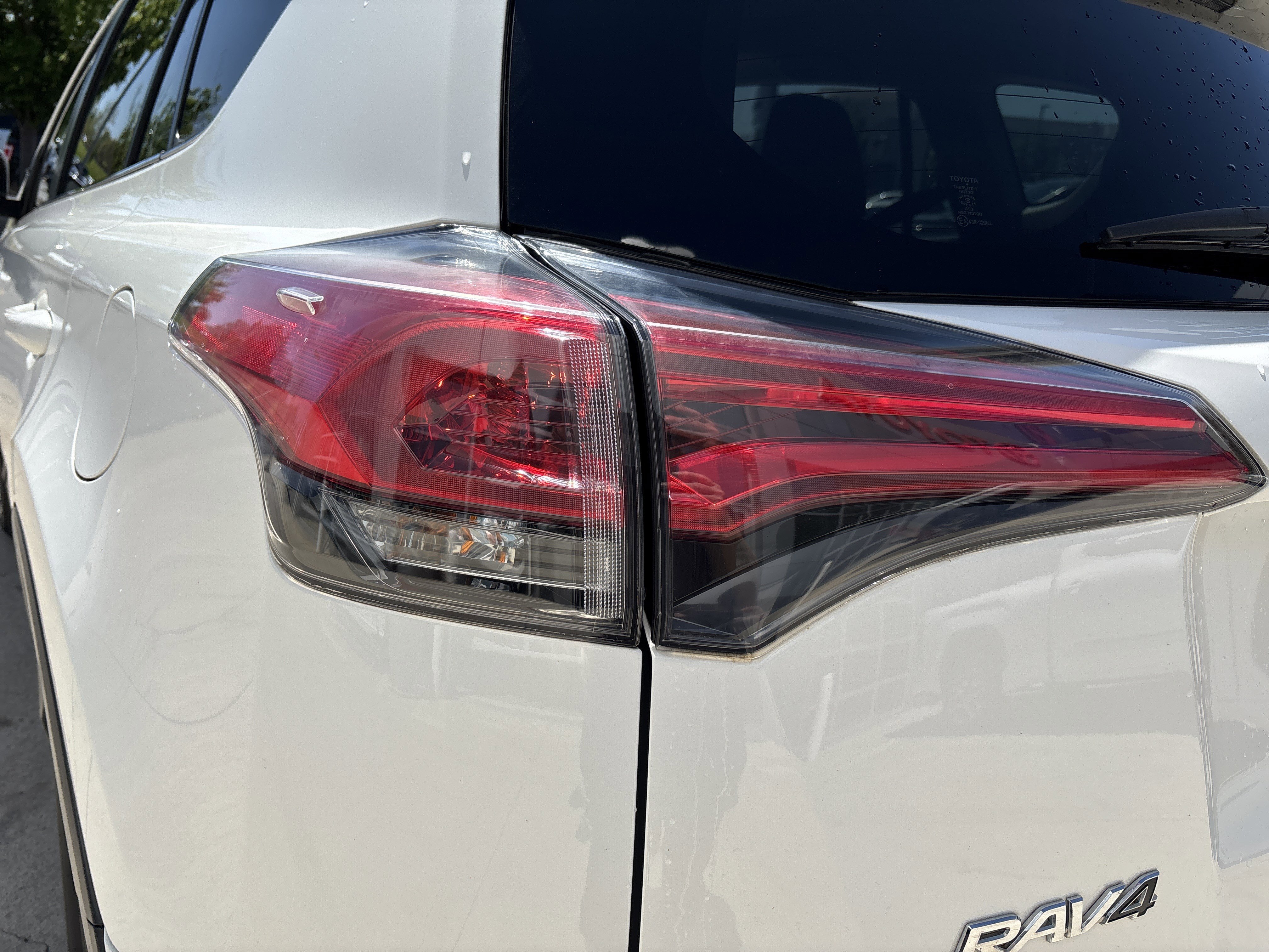 Used 2017 Toyota RAV4 XLE AWD/4WD image 12