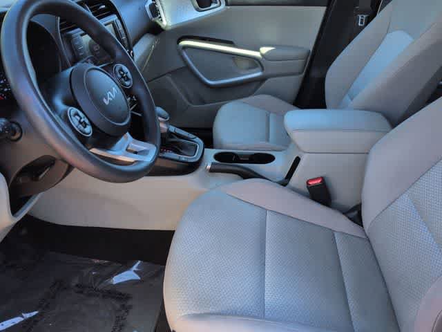 Used 2022 Kia Soul LX image 16