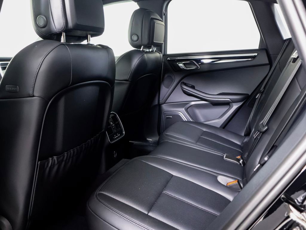 New 2026 Porsche Macan Turbo AWD/4WD image 10