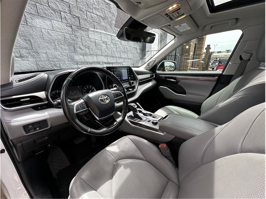 Used 2020 Toyota Highlander Limited AWD/4WD image 14