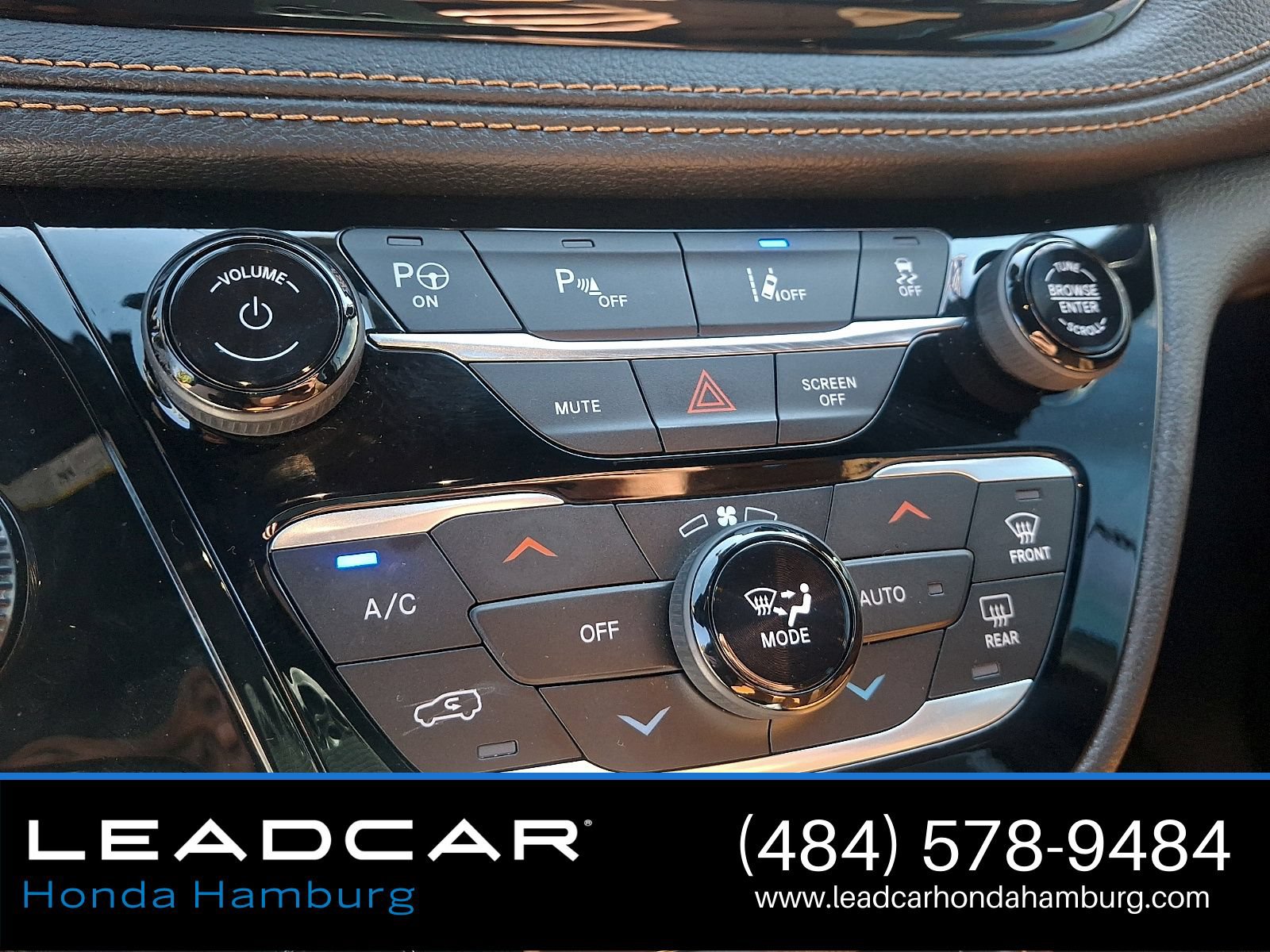 Used 2023 Chrysler Pacifica Pinnacle FWD image 16