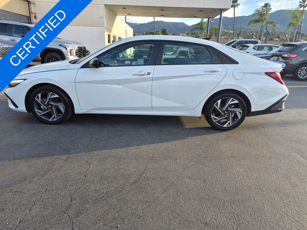 Used 2025 Hyundai Elantra SEL image 4