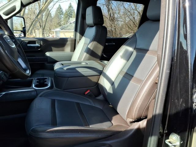 Used 2022 GMC Sierra 3500 Denali w/ Denali Black Diamond Edition image 19