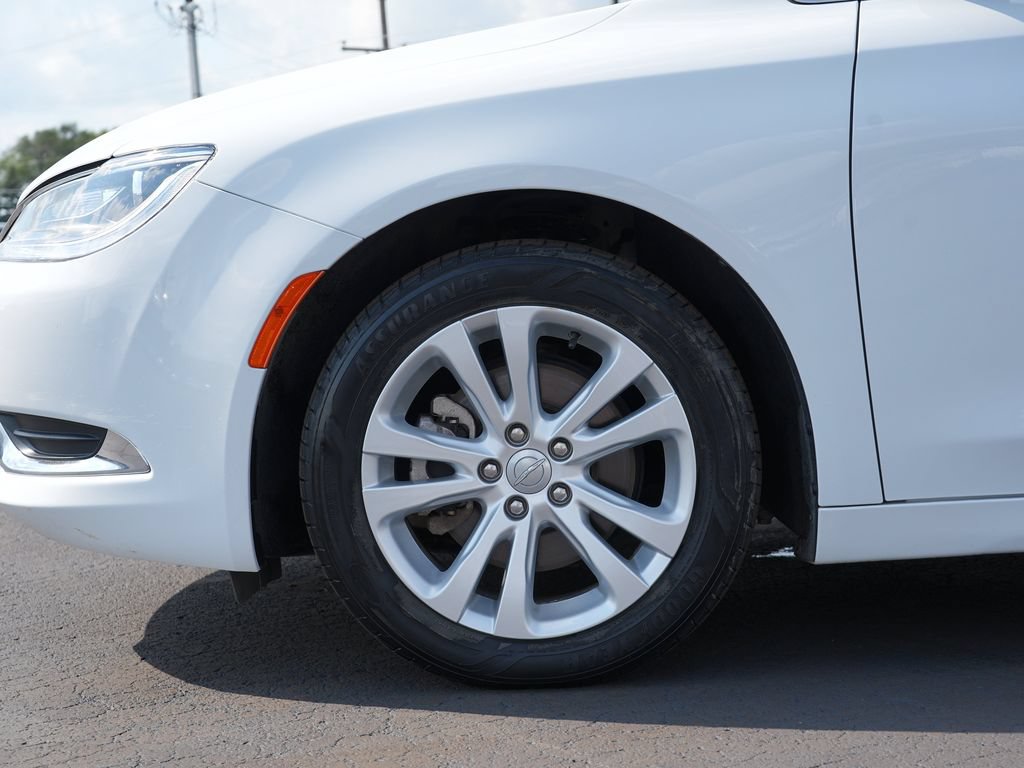 Used 2016 Chrysler 200 Limited w/ Travel & Safety Group FWD image 11