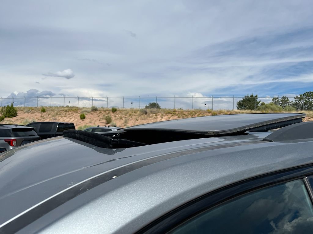 Used 2023 Chevrolet Traverse RS w/ LPO, Cargo Package image 23