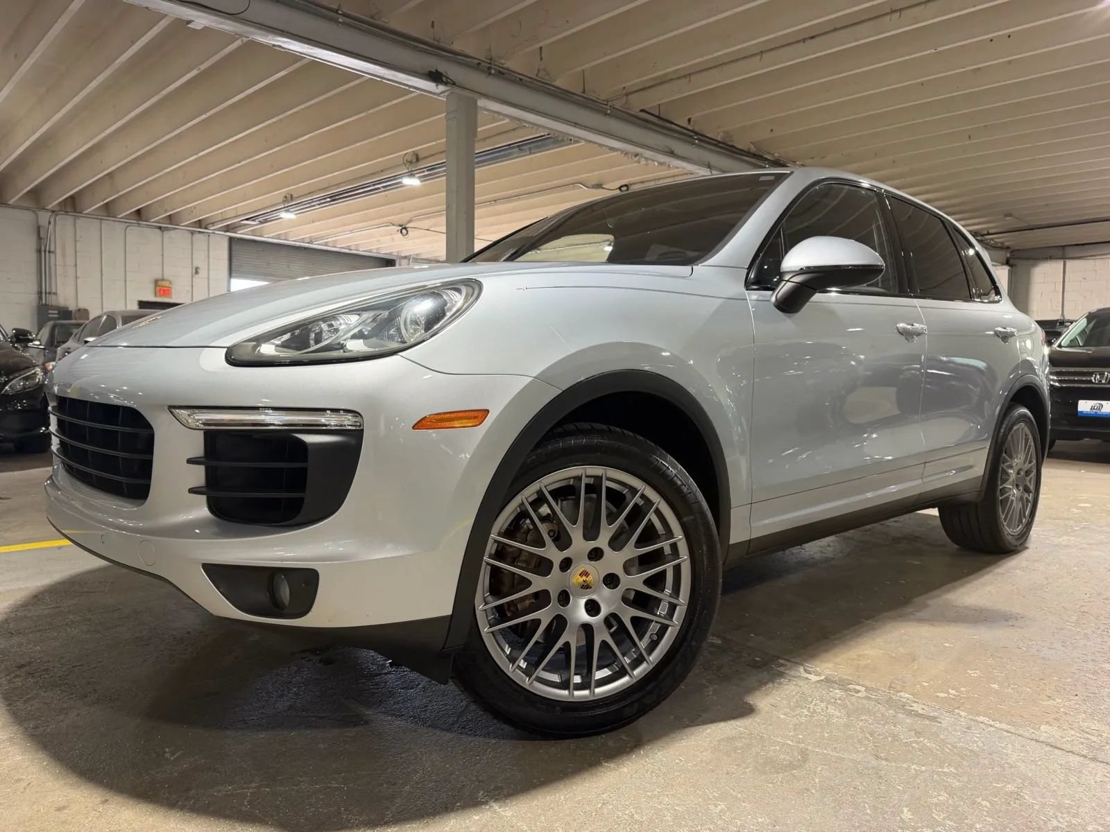 Used 2018 Porsche Cayenne S AWD/4WD image 2