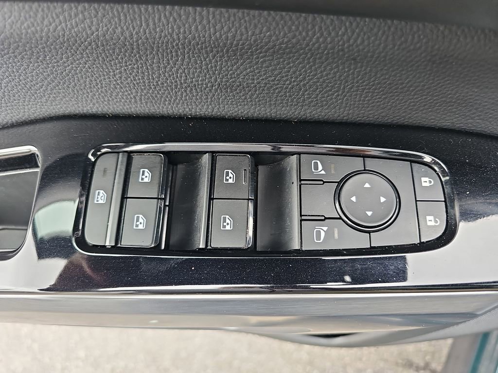 Used 2025 Nissan Pathfinder SL w/ SL Premium Package FWD image 34