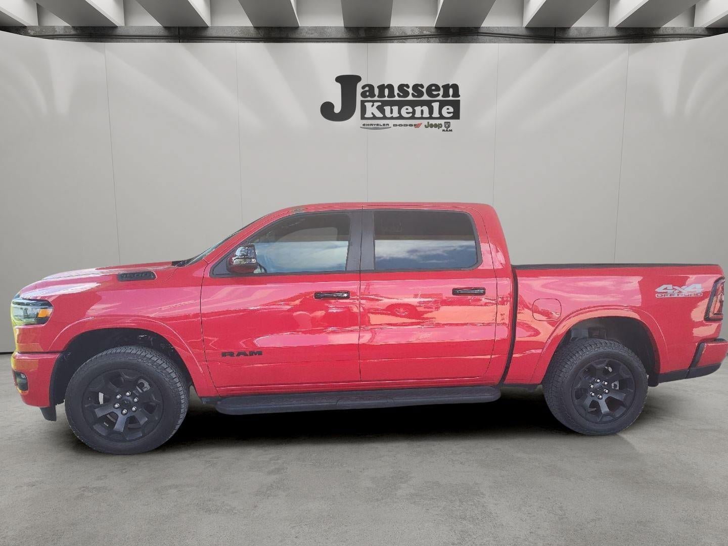 Used 2025 RAM 1500 Big Horn AWD/4WD image 1