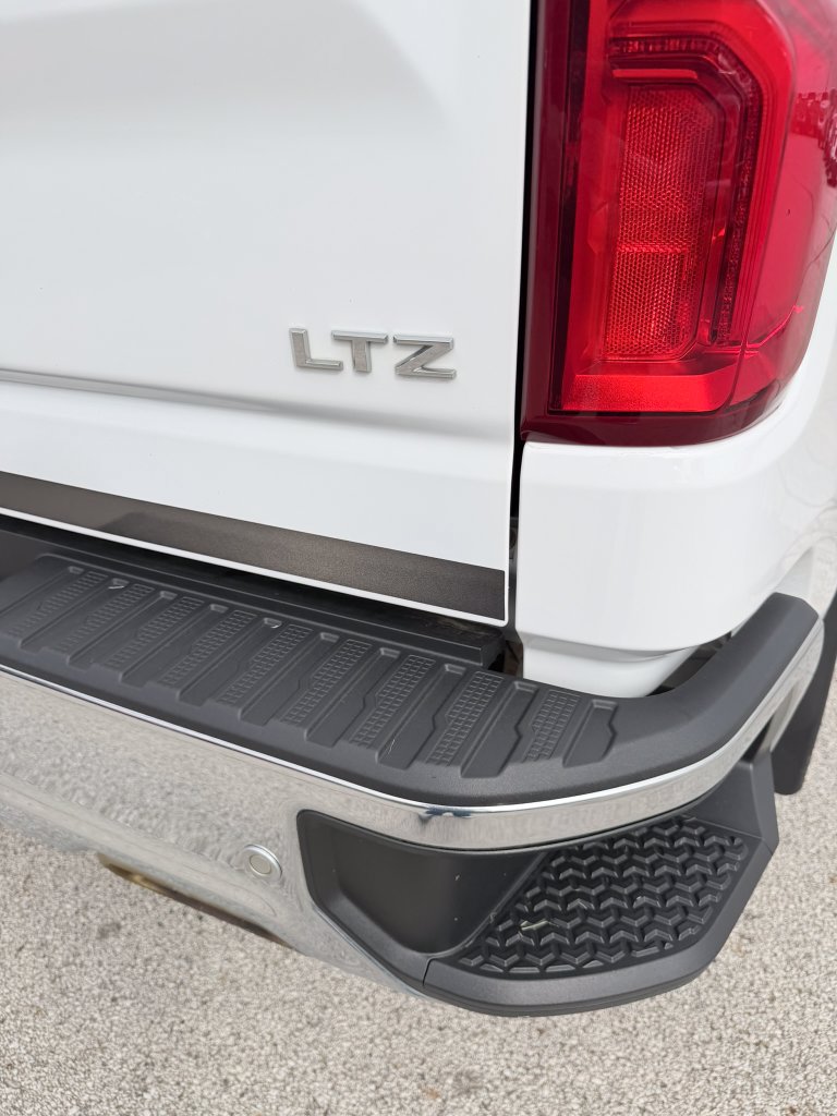 Used 2024 Chevrolet Silverado 1500 LTZ AWD/4WD image 27