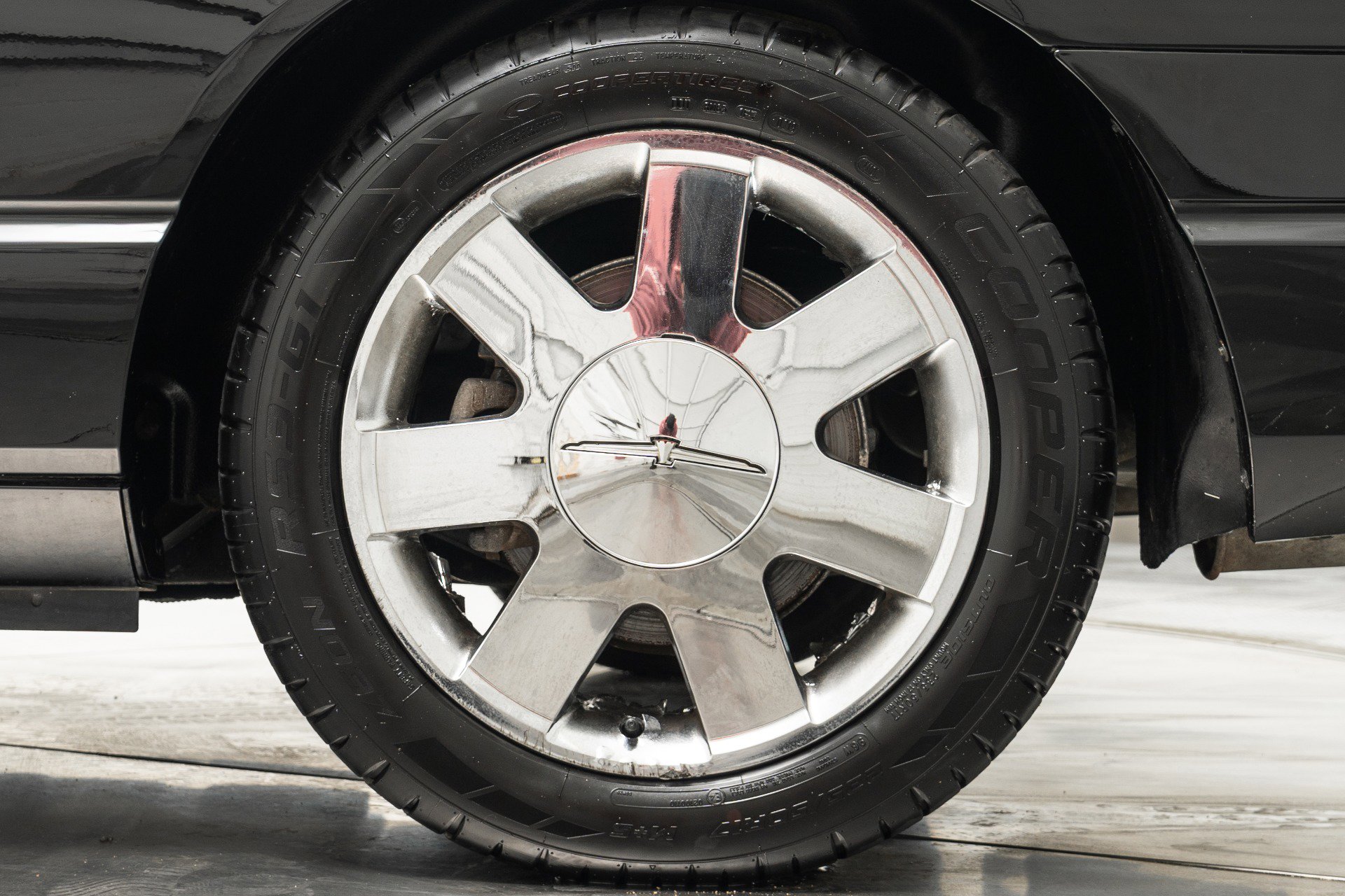 Used 2003 Ford Thunderbird image 11