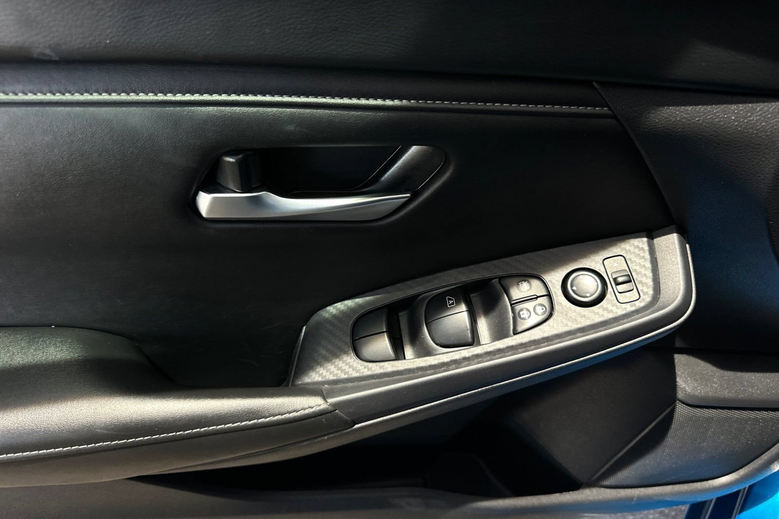 Used 2024 Nissan Sentra SV FWD image 11