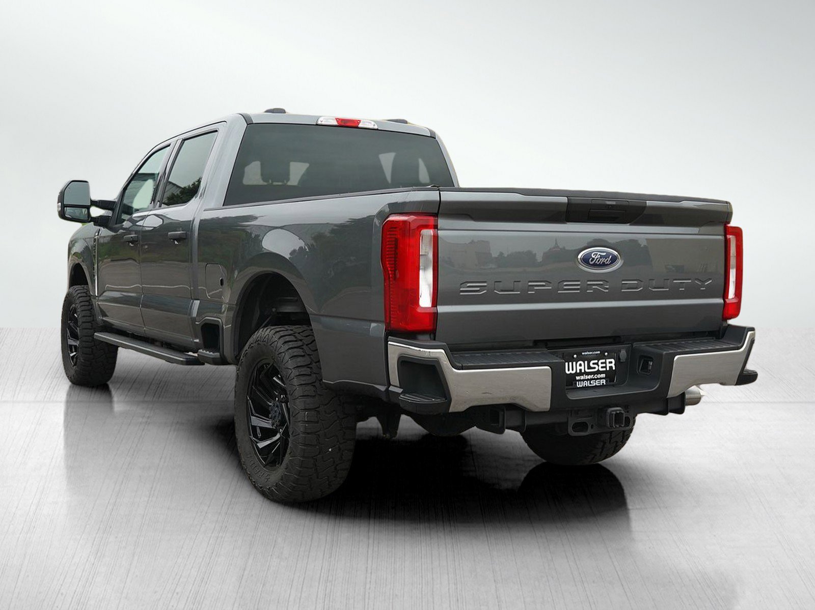 Used 2024 Ford F250 XLT AWD/4WD image 3