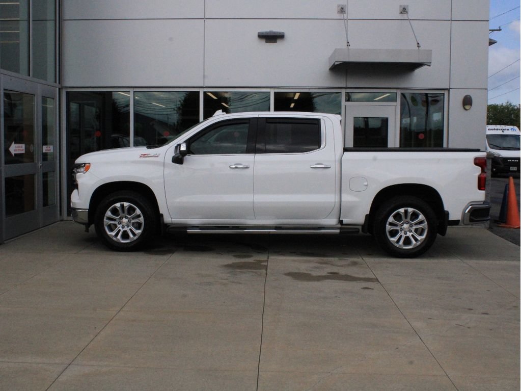 Used 2022 Chevrolet Silverado 1500 LTZ w/ LTZ Premium Package AWD/4WD image 5