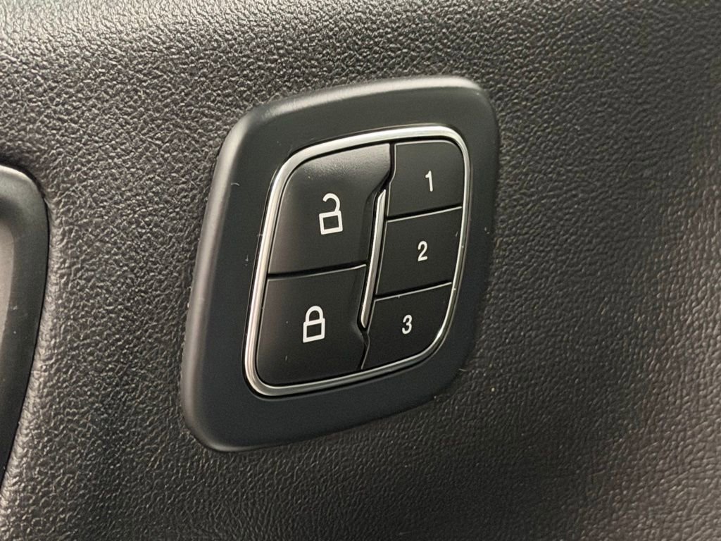 Used 2024 Ford Escape Platinum image 31